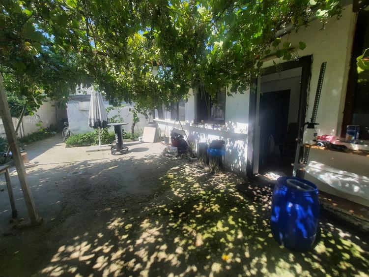 Casă individuală cu 3 camere cu Canalizare în Rahova
