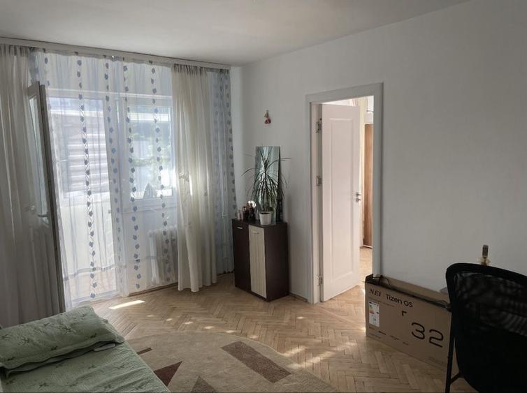 Apartament cu 2 camere semidecomandat în Valea Rosie