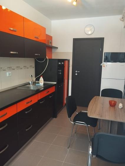 Apartament cu 2 camere decomandat în Apusului