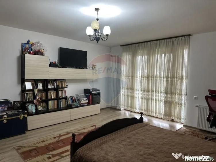 Casă cu 4 camere cu Teren 5000 Mp în Girov