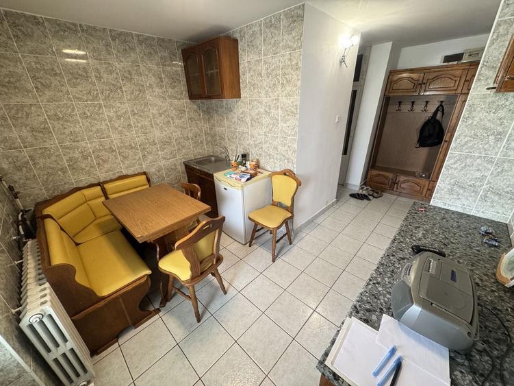 Apartament cu 3 camere decomandat, mobilat în Tomis III