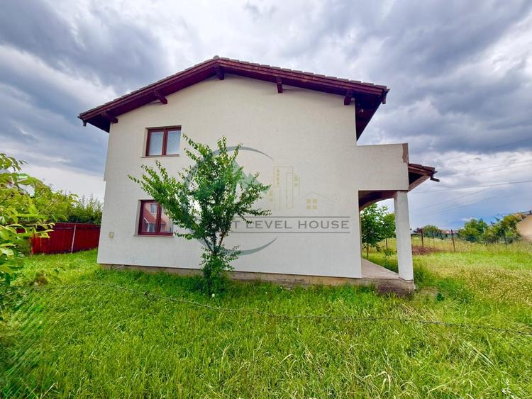 Casă individuală cu 5 camere cu Teren 500 Mp în Sânpetru