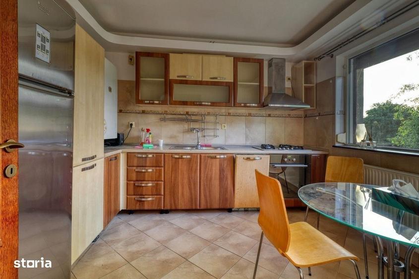 Casă cu 4 camere în Crevedia
