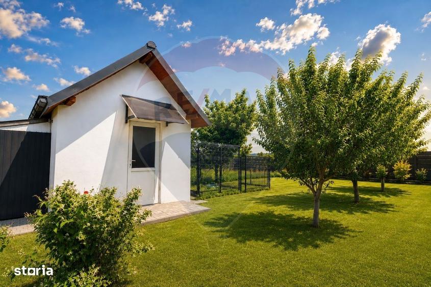 Casă cu 4 camere în Breazu