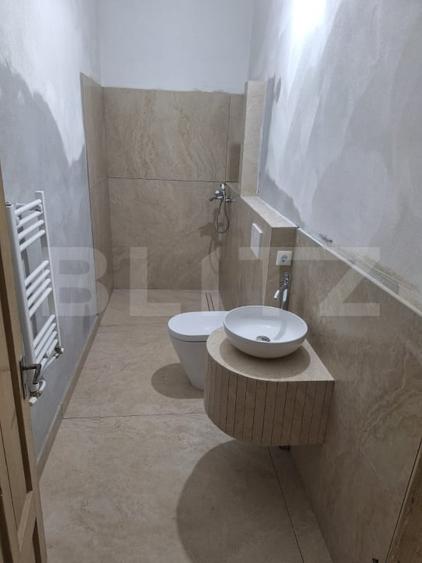 Spațiu comercial, de 100 mp, în Central