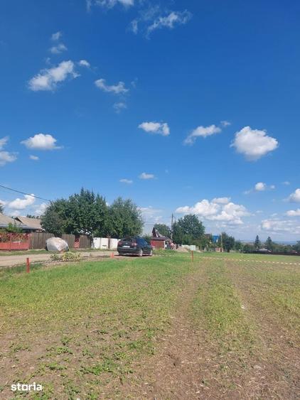 Teren de 1000 mp, în Popricani