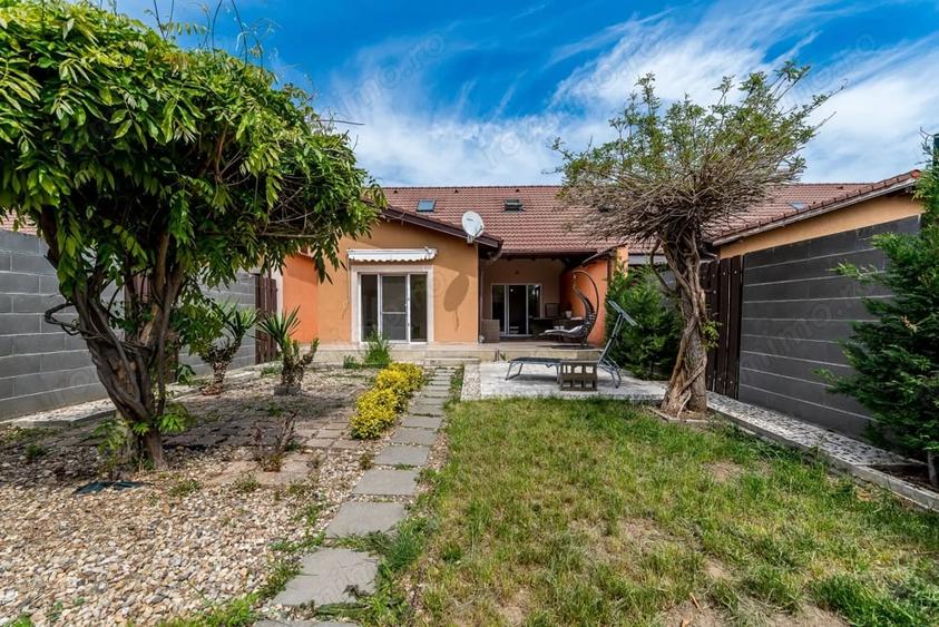 Casă cu 4 camere cu Teren 250 Mp în Vladimirescu