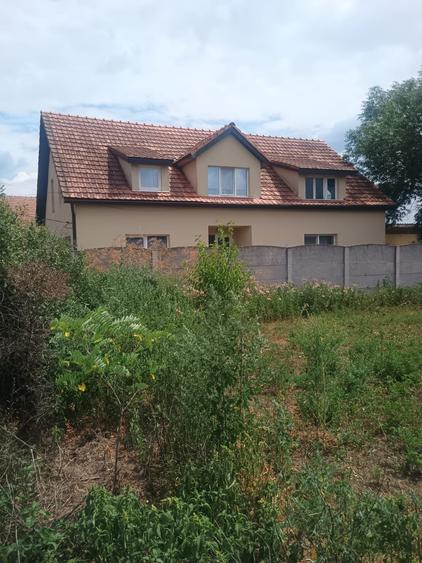 Casă cu 4 camere în Jebel