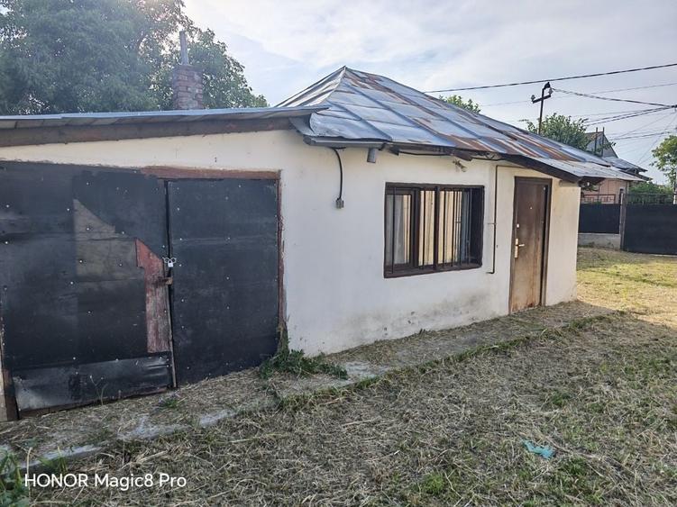 Casă cu 4 camere în Caracal