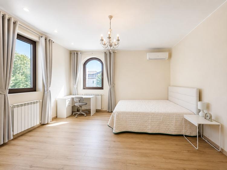 Casă individuală cu 6 camere cu Canalizare în Pipera