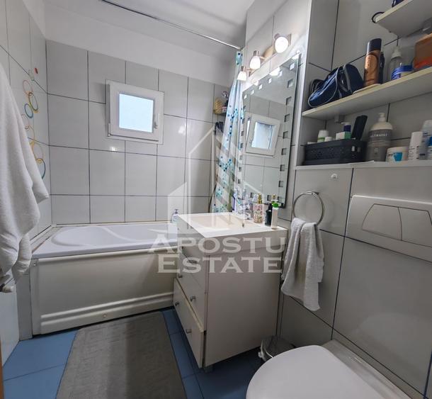 Apartament cu 3 camere decomandat în Aradului