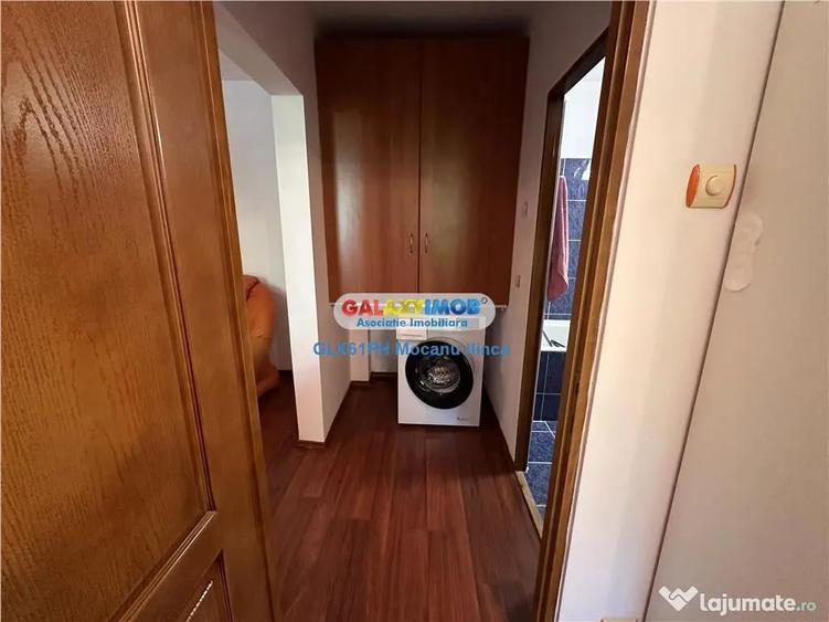 Apartament cu 3 camere semidecomandat în Malu Roșu