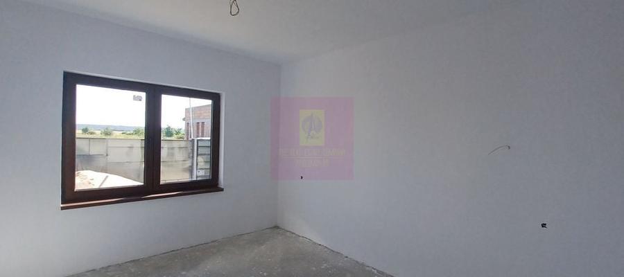 Casă cu 4 camere cu Teren 440 Mp în Săbăreni