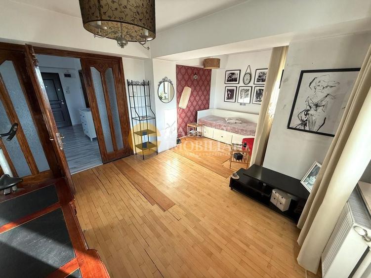 Apartament cu 3 camere decomandat, mobilat în Bucium