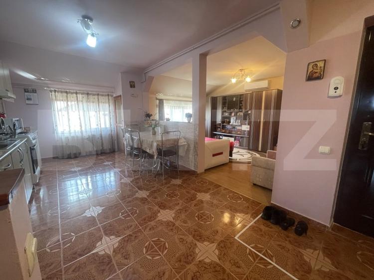 Apartament cu 4 camere decomandat, mobilat în Sud