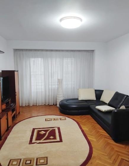 Apartament cu 3 camere decomandat, mobilat în Nerva Traian