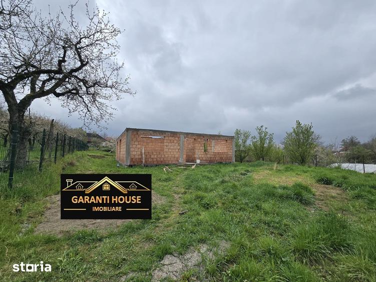 Casă cu 4 camere cu Teren 852 Mp în Groși