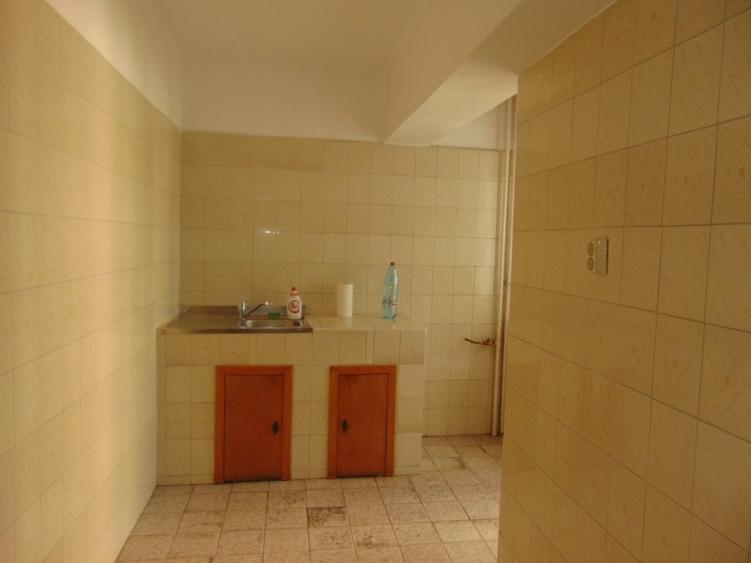 Unirii - Naturalia - Alba Iulia, apartament 2 camere, stradal, nemobilat, et 2/8 - 8