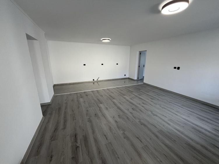 Casă cu 4 camere cu Teren 738 Mp în Șimand