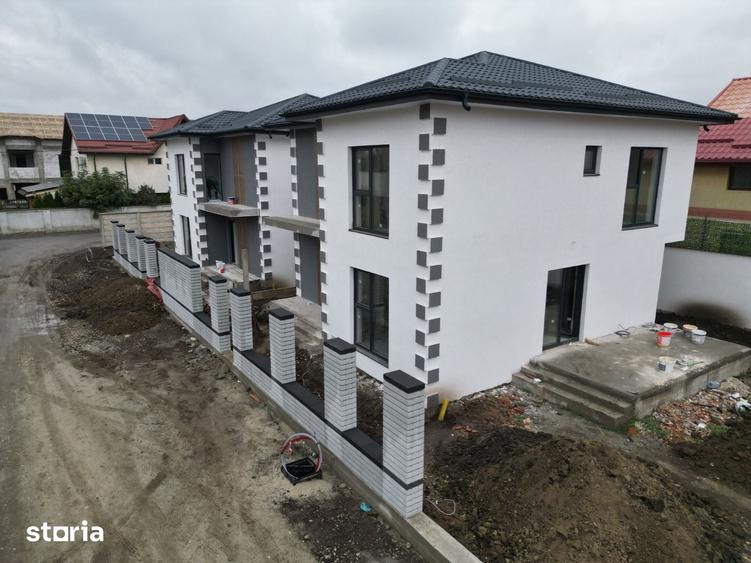 Casă cu 4 camere cu Teren 250 Mp în Central