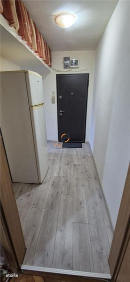 Apartament cu 3 camere semidecomandat în Complex Studențesc