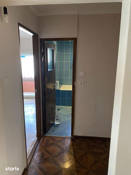 Apartament cu 3 camere decomandat în Micro 16