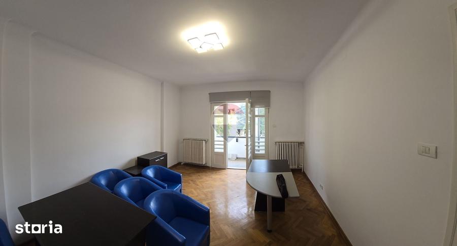 Casă cu 8 camere cu Teren 350 Mp în Eminescu