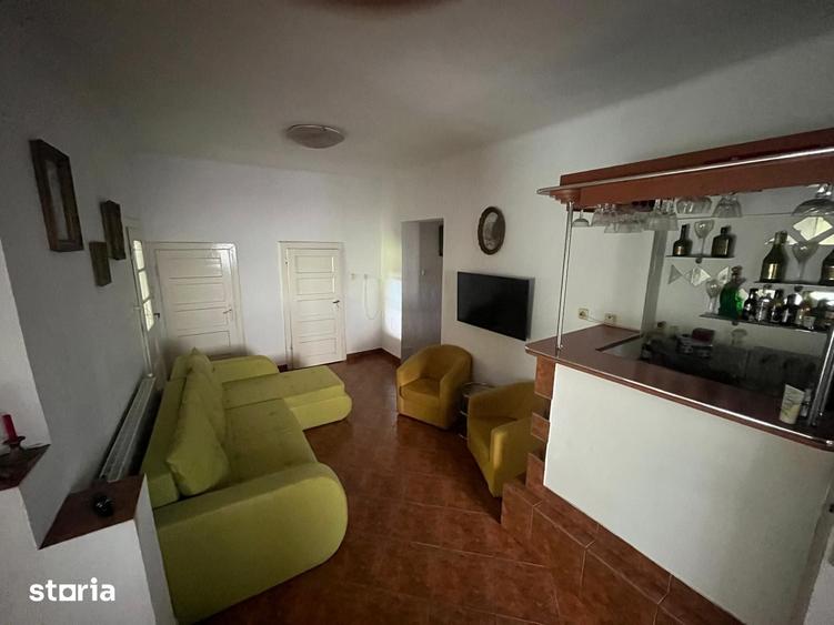 Casă cu 3 camere cu Teren 500 Mp în Central