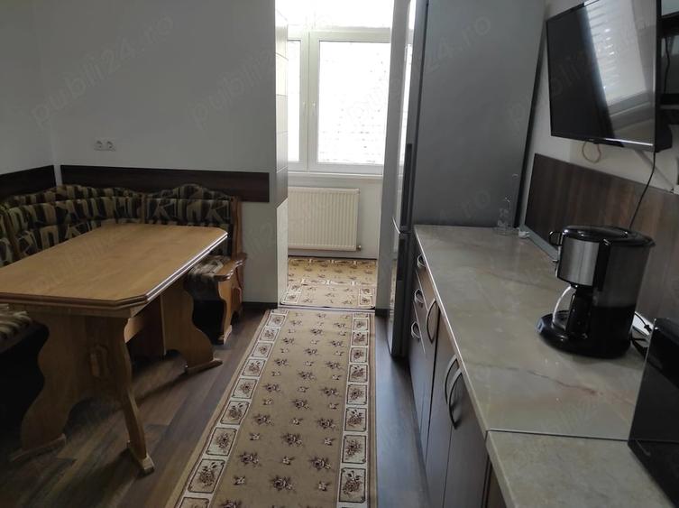 Apartament cu 3 camere decomandat în Exterior Vest