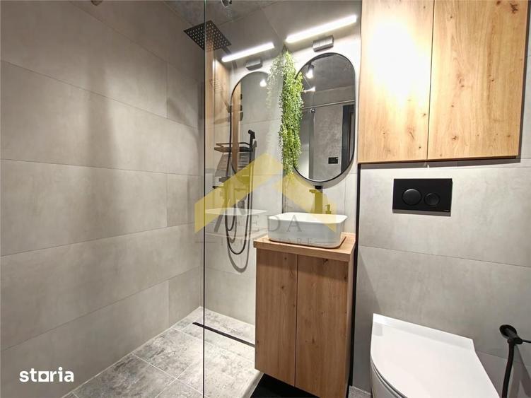 Apartament cu 3 camere semidecomandat în Romanilor