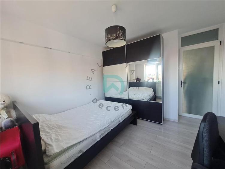 Apartament cu 3 camere decomandat, mobilat în Răcădău
