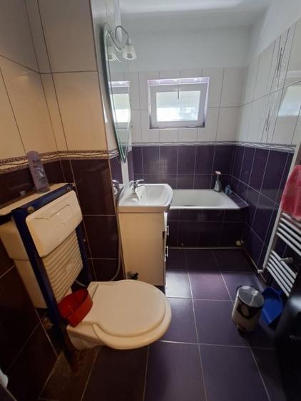 Apartament cu 2 camere semidecomandat, mobilat în Rovine