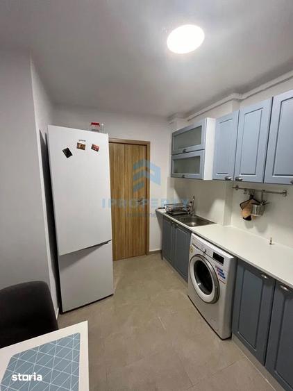 Apartament cu 3 camere, mobilat în Tei