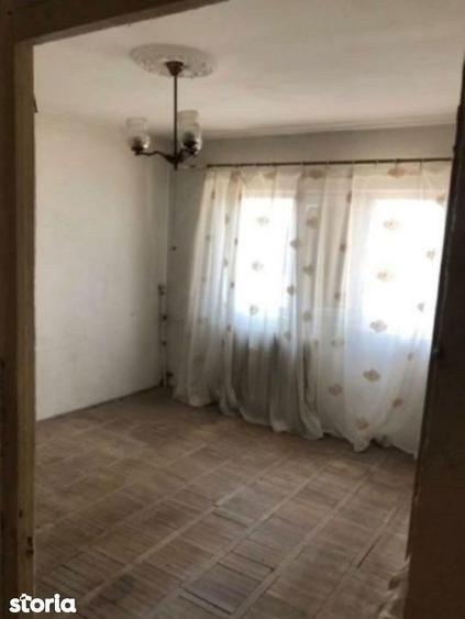 Apartament cu 2 camere decomandat în Km 5