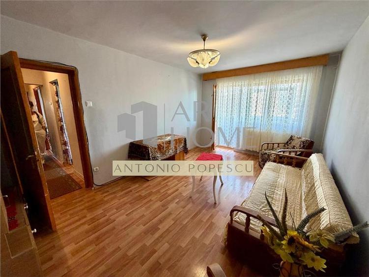Apartament cu 4 camere decomandat în Malu Roșu