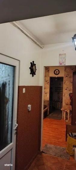 Apartament cu 2 camere nedecomandat în Rovinari