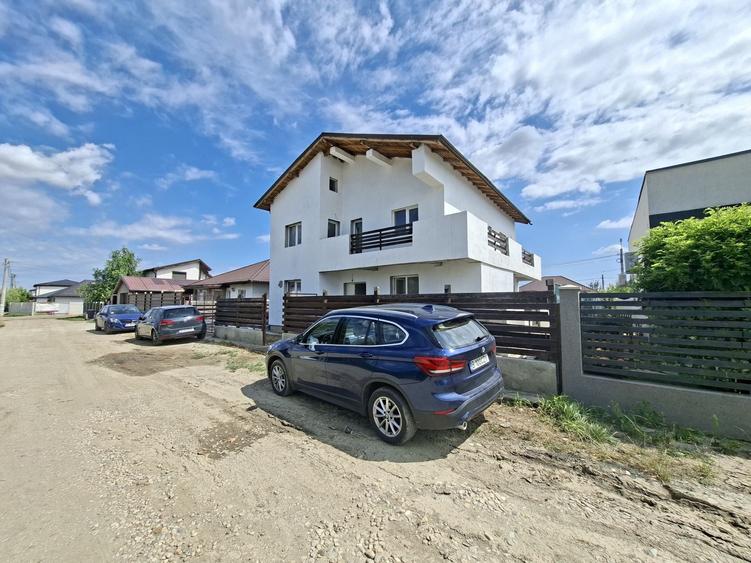 Casă cu 4 camere în Berceni