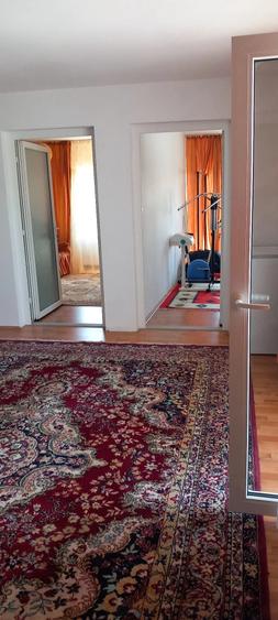 Casă cu 7 camere cu Teren 370 Mp în Central