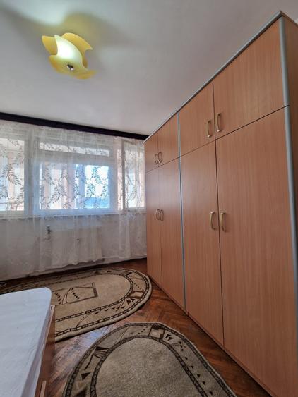 Apartament cu 2 camere decomandat în Lacul Tei