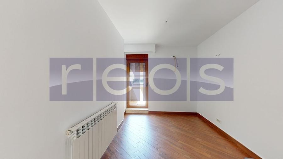 Apartament cu 4 camere decomandat în Beller