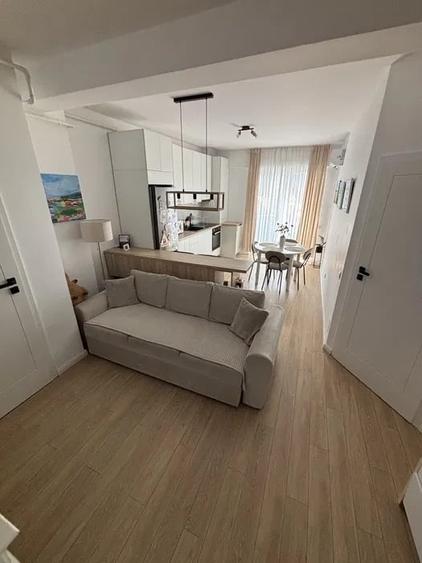 Apartament cu 2 camere semidecomandat, mobilat în Mărăști