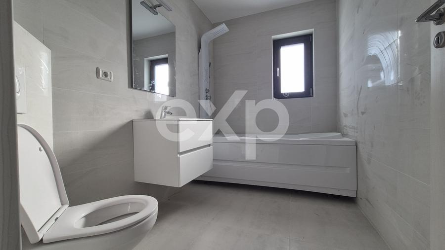 Casă individuală cu 4 camere cu Canalizare în Bradu
