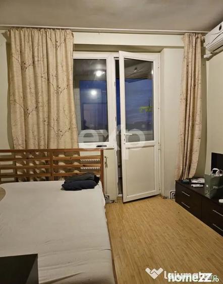 Apartament cu 4 camere decomandat în Craiovei