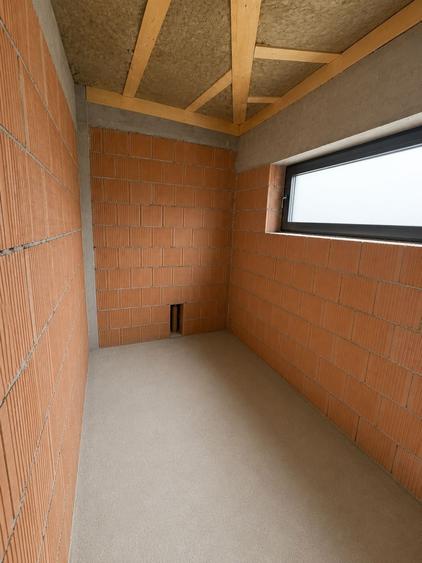 Duplex cu 4 camere cu Teren 400 Mp în Cetate