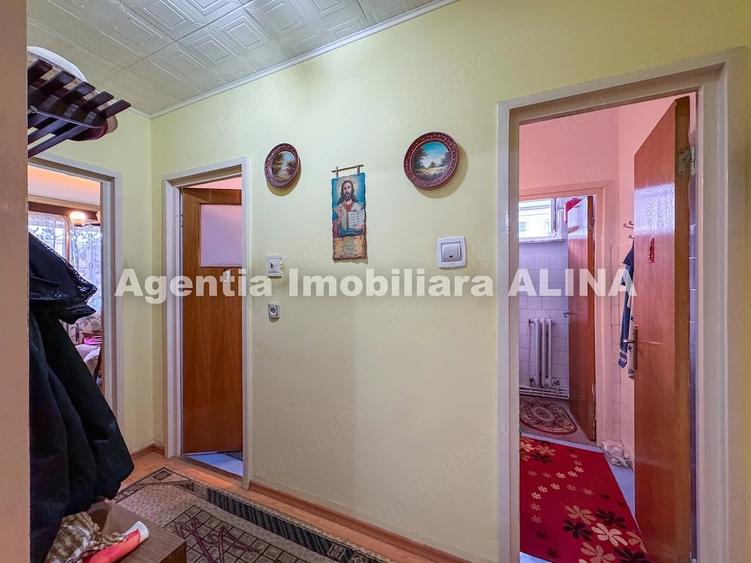 Apartament cu 4 camere decomandat în Liliacului