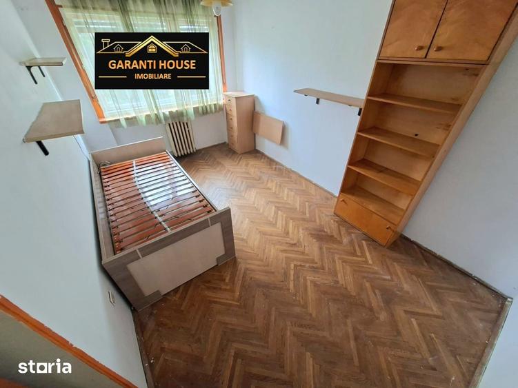 Apartament cu 3 camere decomandat în Săsar