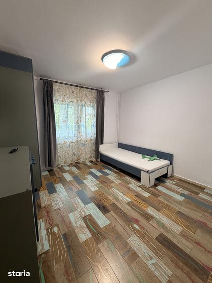 Apartament cu 4 camere în Mărăști