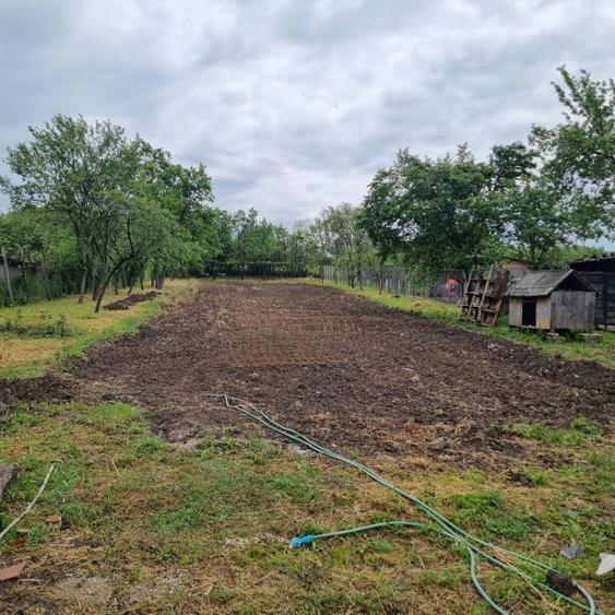 Casă individuală cu 5 camere cu Canalizare în Vărășeni