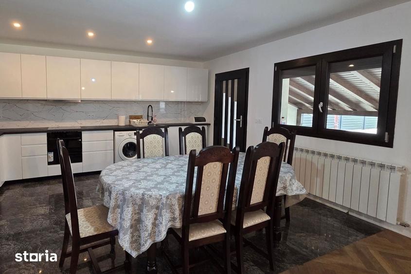 Casă cu 5 camere cu Teren 2867 Mp în Păunești