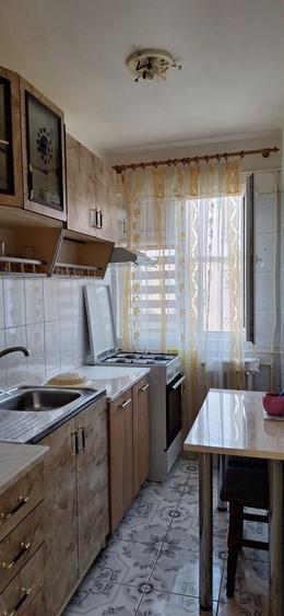 Apartament cu 2 camere semidecomandat în Berceni